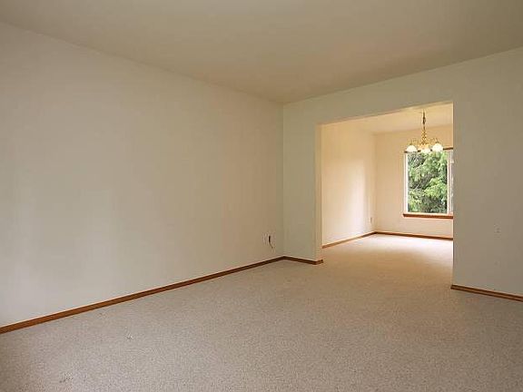 4th image of 21310 NE 60th Pl
