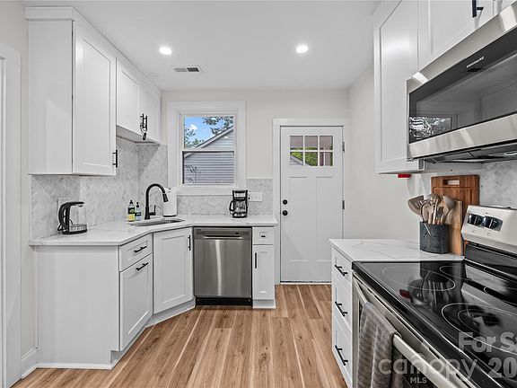 4th image of 3021 Dogwood Ave