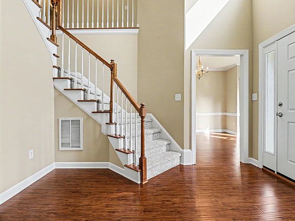 3rd image of 3704 Highland Creek Dr