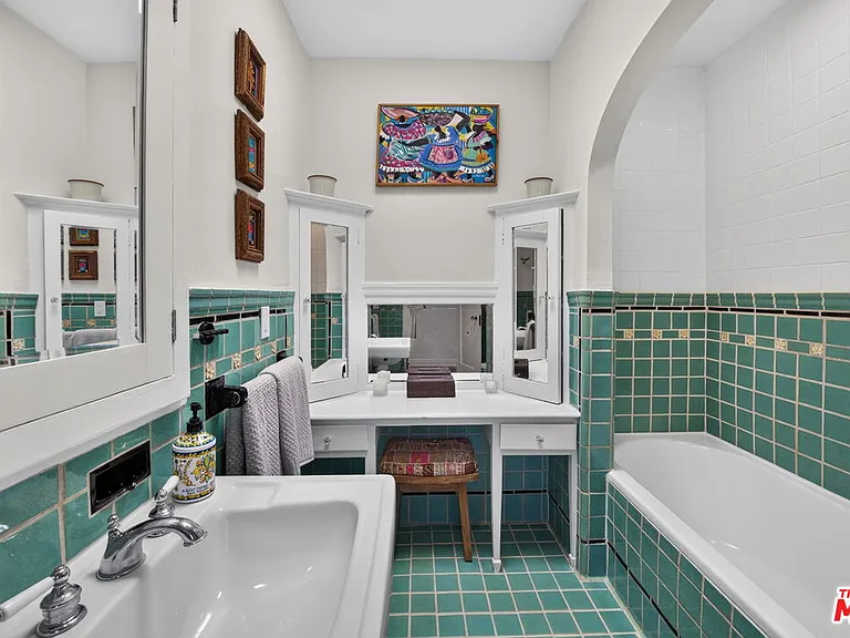 1221 Edris Dr — Photo 32