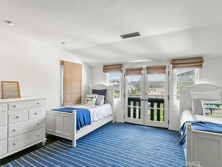 52 Emerald Bay — Photo 17