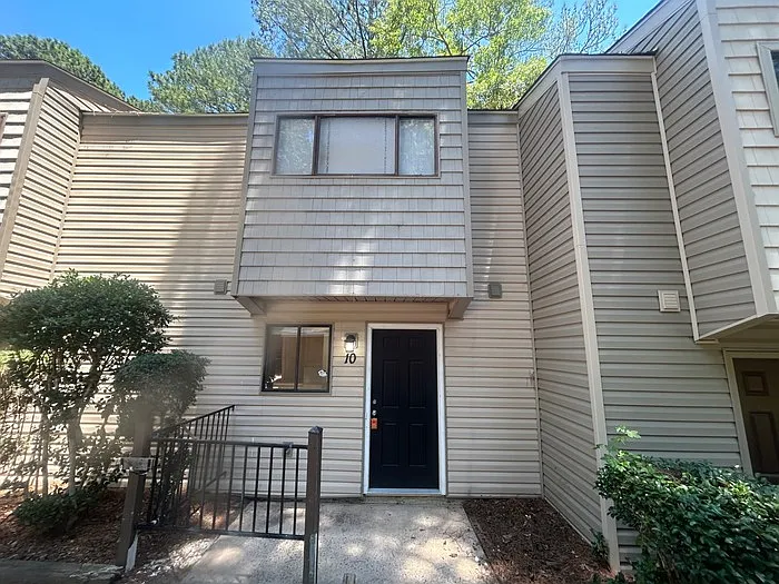240 Jamil Rd #10 — Photo 2