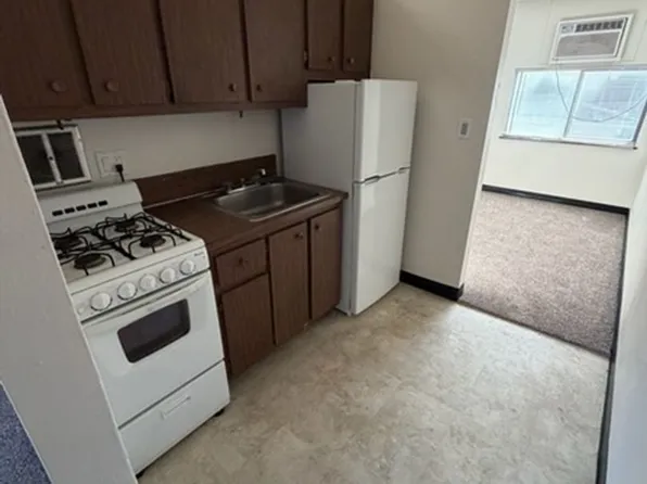 Mason City 16-Unit (Sherlock Apartments)