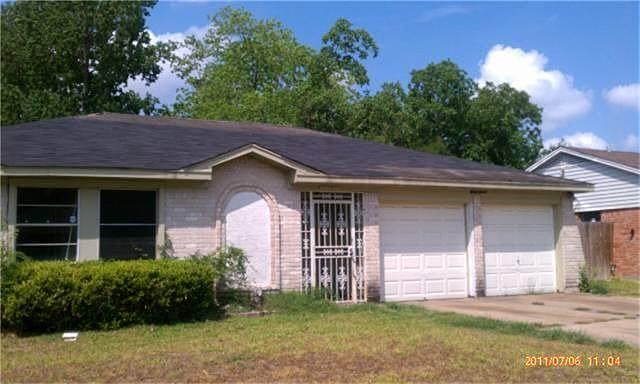 1st image of 12022 Fairbury Dr