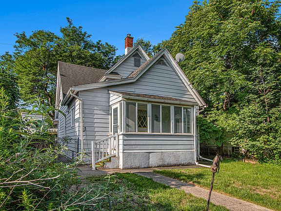 2nd image of 1017 Hovey St SW