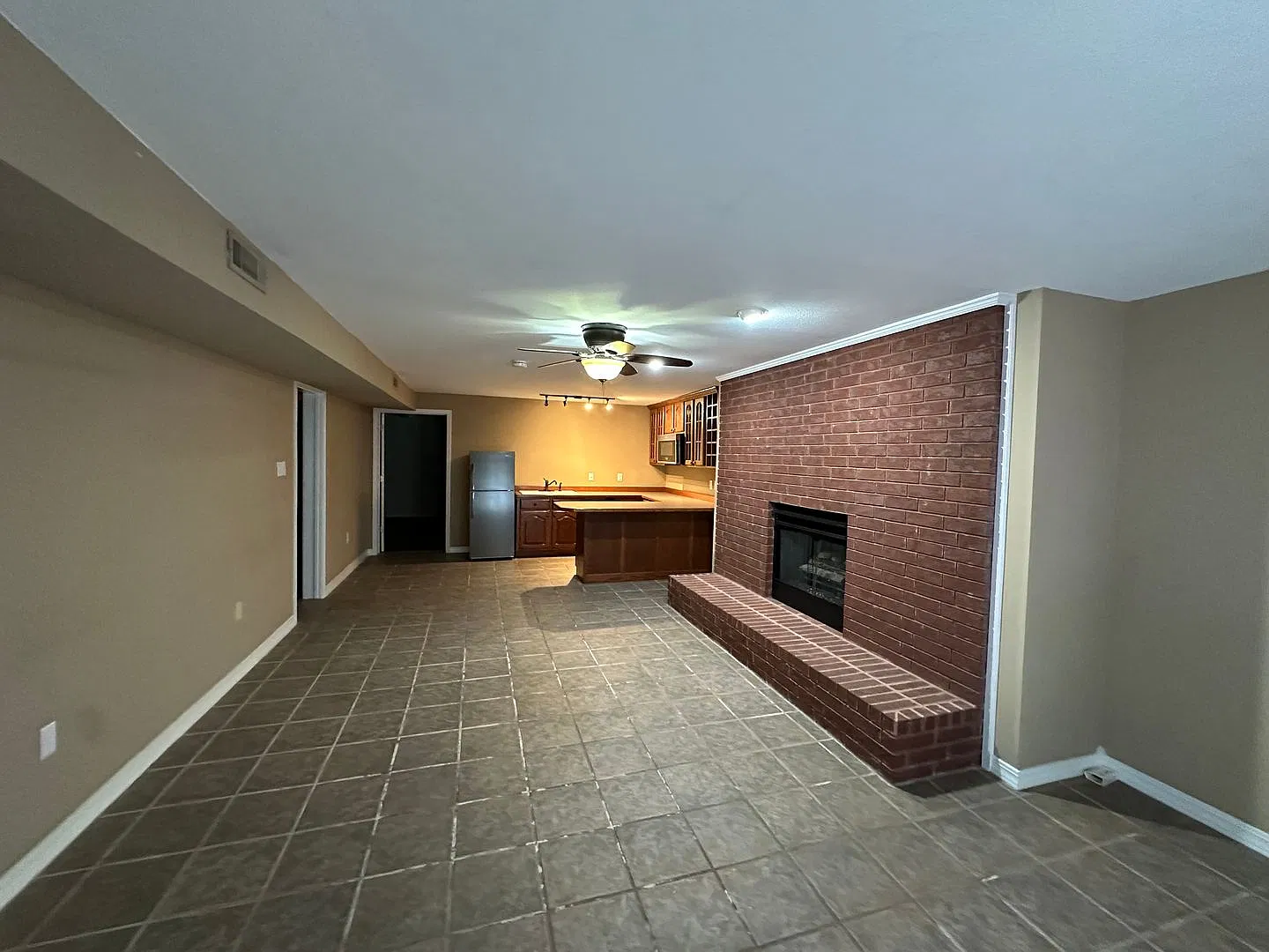 401 Carden Place — Photo 3