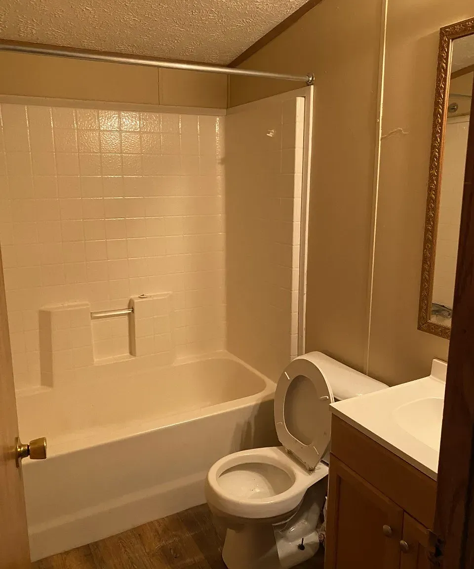 2 bed, 1.5 bath, 924 sqft, $1,300 — Photo 3