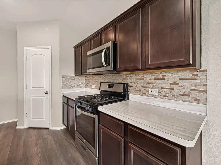 21422 Chester Cliff Ln — Photo 20