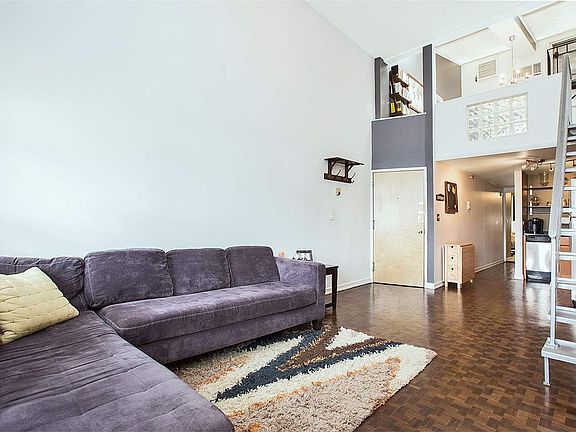 5th image of 212 9th St #402
