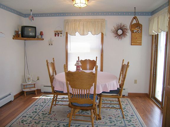 Eat in area
