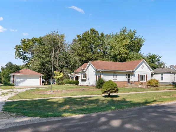 609 Woodford St, Gridley, IL 61744