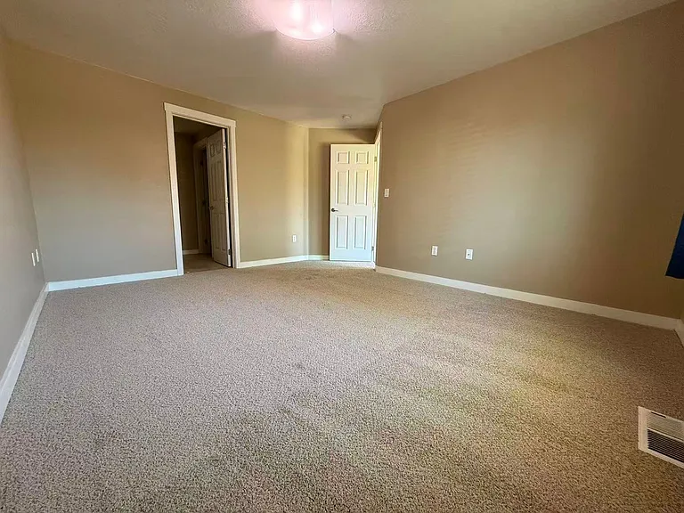 4063 Alameda Ave NE — Photo 20