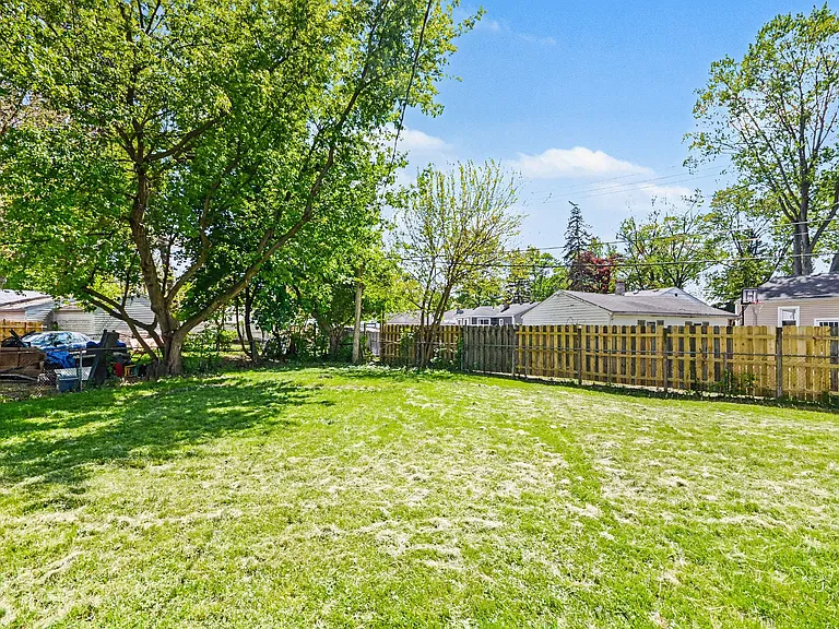 27157 Lucerne Dr — Photo 27