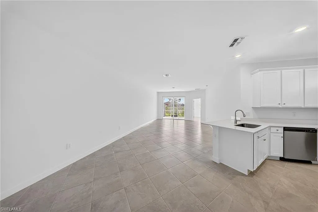 2 bed, 2.0 bath, 1554 sqft, $1,950 — Photo 4