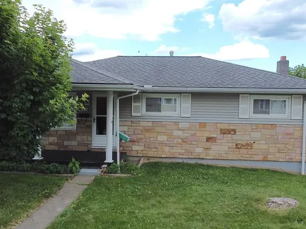 1016 McConnell Dr, Moundsville, WV 26041