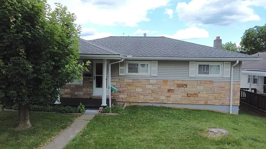 1016 McConnell Dr photo 1