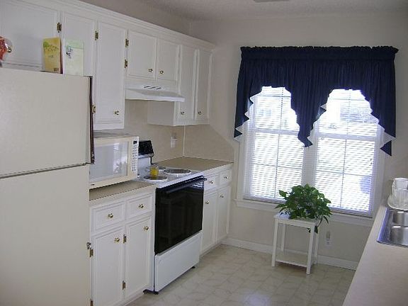 Galley Kitchen Good Counter Space