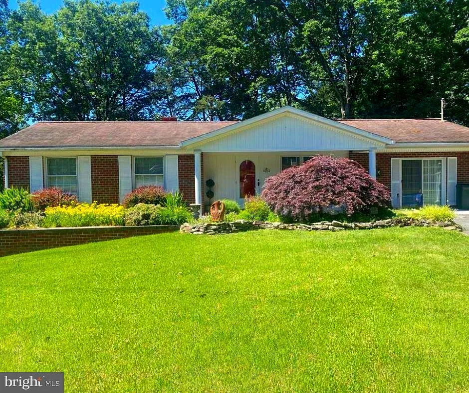 15704 Acorn Ct SW photo 1