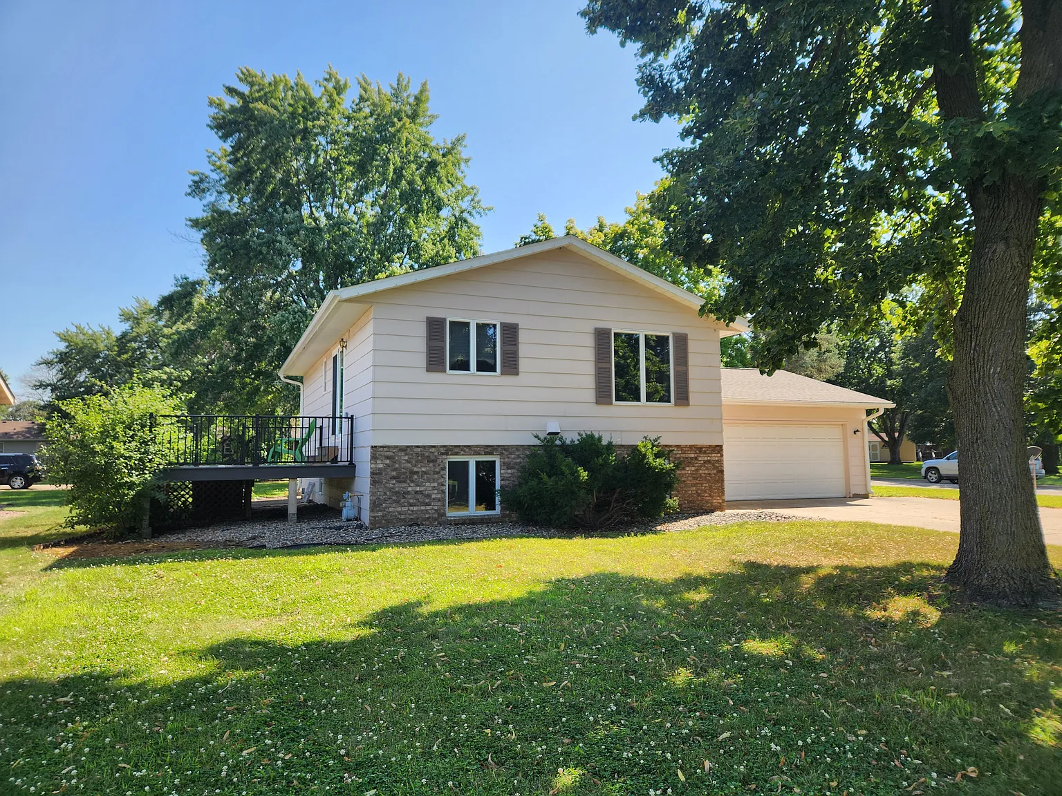 1011 W Main St — Photo 1