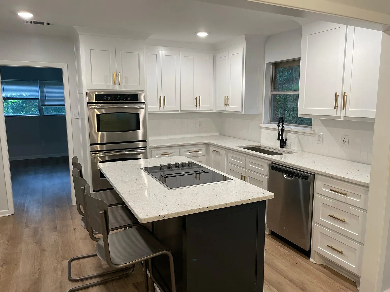 3 bed, 1871 sqft, $2,500 — Photo 3