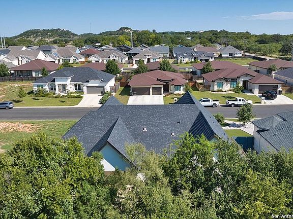 5th image of 105 Parlin Ln