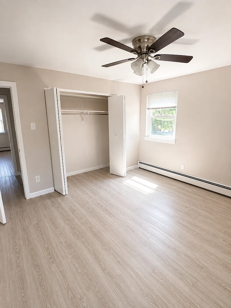 Rockwell Pointe Apartments — Photo 3