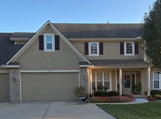 611 Rock Creek Dr, Lansing, KS 66043