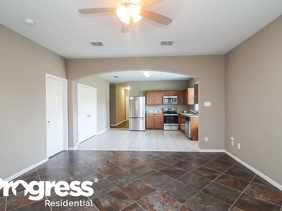 3rd image of 618 Rolling Meadows Dr