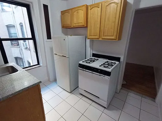 Rented by Green Home NY Realty LLC | media 20