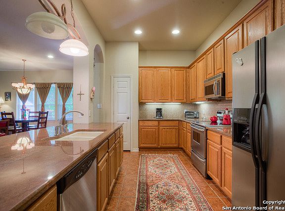4th image of 2741 Indian Wells Dr E