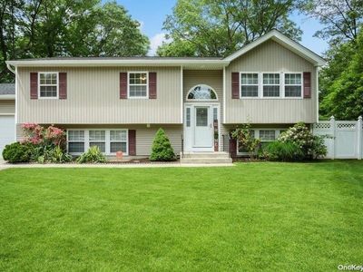 7 Gerta Court, Selden, NY, 11784