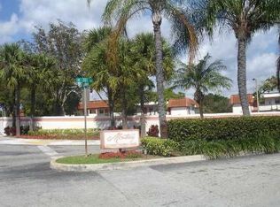 880 NE 207th Ter APT 103, Miami, FL 33179