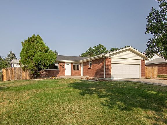 For Sale: 254 Tucson St, Aurora, CO 80011