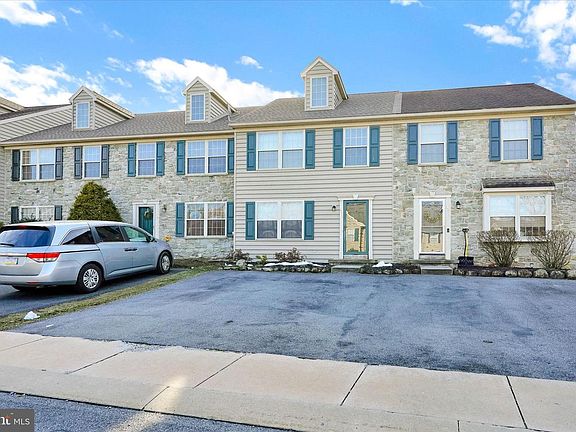 2nd image of 452 Indian Rock Cir