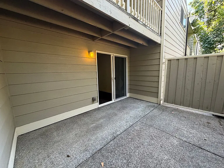 Prestige Townhomes: Stylish 2-Bedroom Living in the Heart of Puyallup — Photo 18