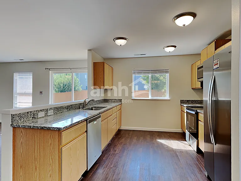 9510 187th St E — Photo 3
