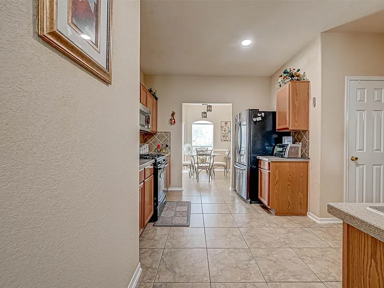 19223 Brook Village Rd — Photo 25