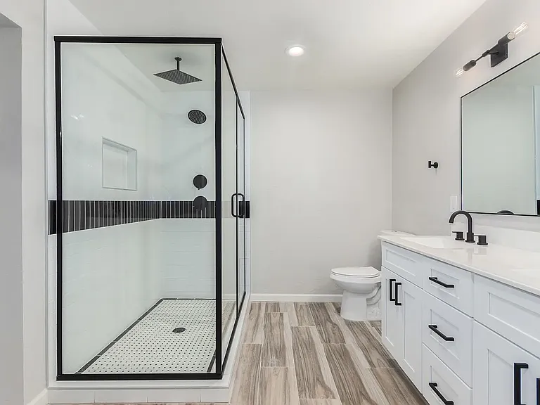 2222 E Blacklidge Dr — Photo 8