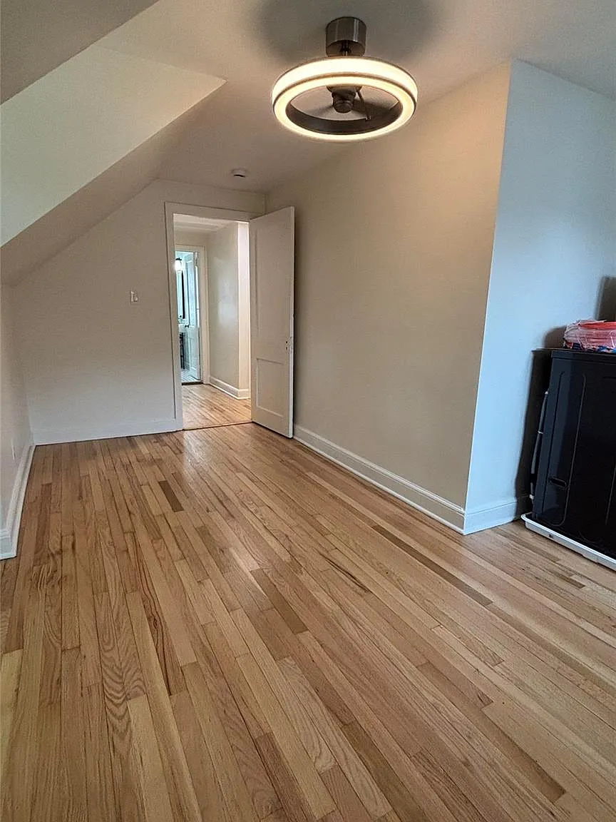 1 bed, 1.0 bath, 1050 sqft, $2,450 — Photo 2