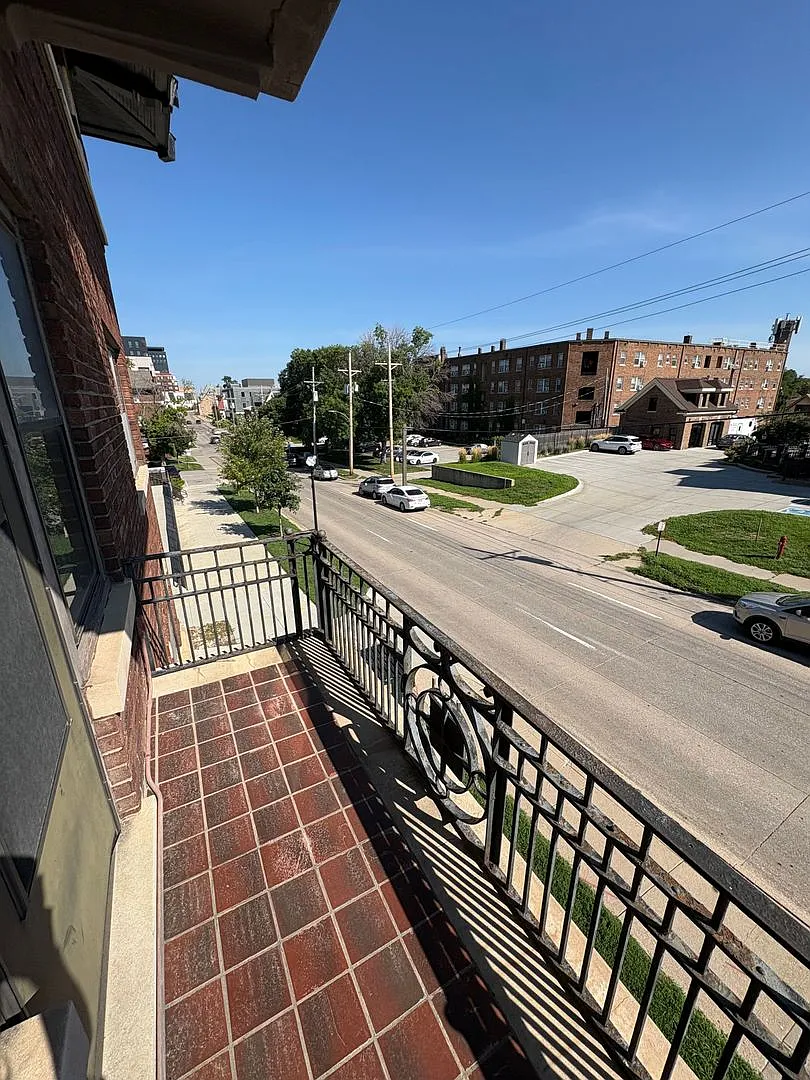 Colbert Apartments (3870 Harney St.) — Photo 1