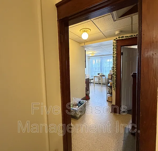 465-467 Colchester Ave #2 — Photo 4