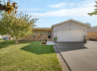 2365 Chestnut Ln, Morris, IL 60450