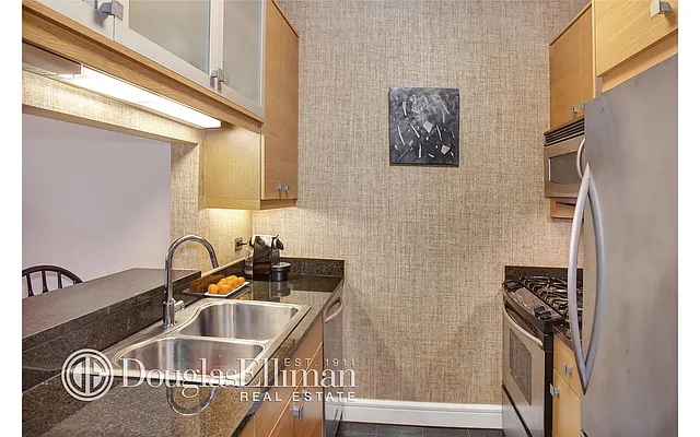 Rented by Douglas Elliman | media 15