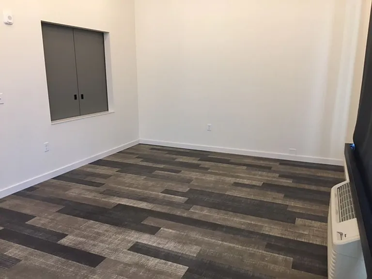 Ferry Street Manor — Photo 16