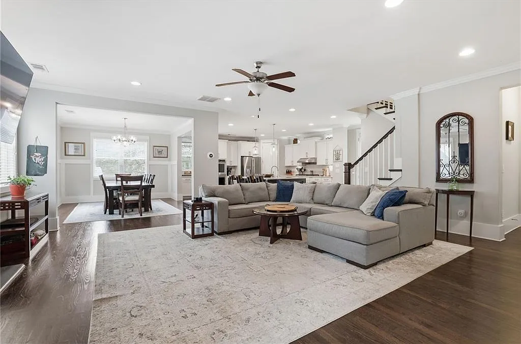 5 bed, 6.0 bath, 2880 sqft, $13,000 — Photo 3