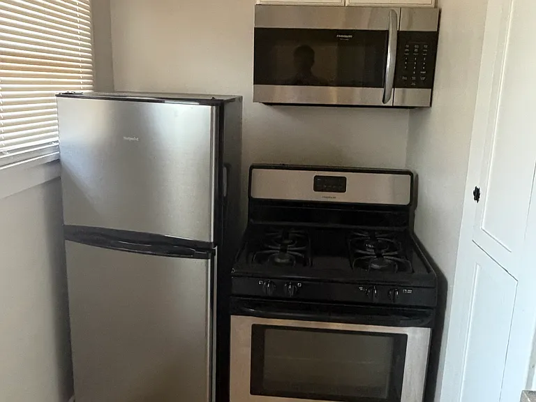814 Main St #5 — Photo 8