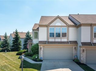 1580 N Yorkshire Dr, Broadview Heights, OH