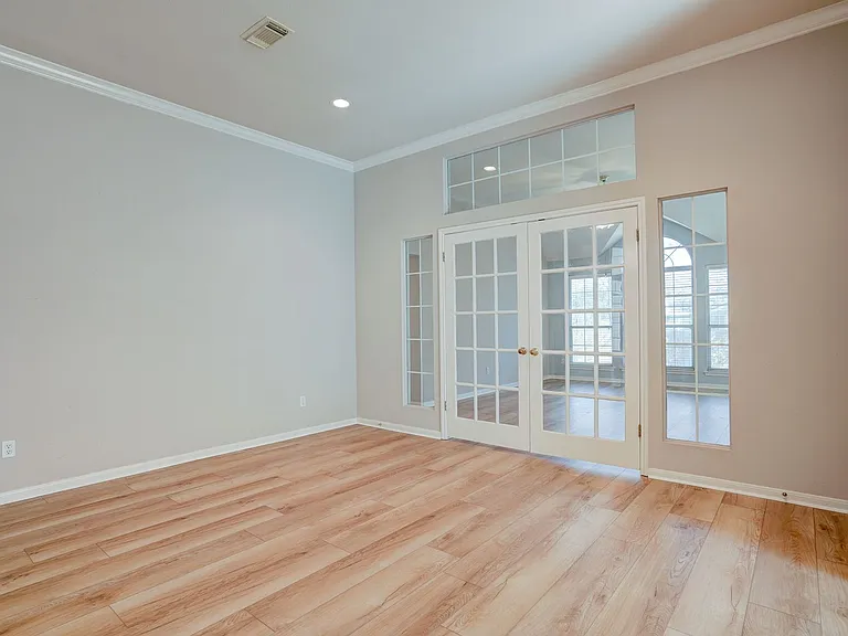 9137 Fainwood Ln — Photo 12