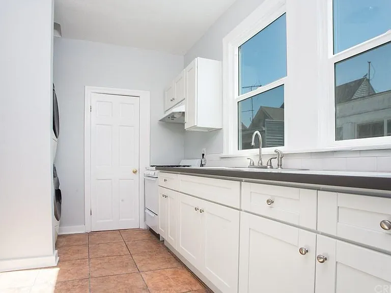 3514 Raymond Ave — Photo 8