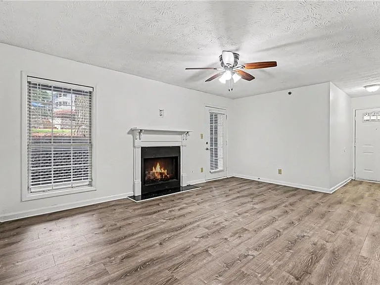 3960 Riverlook Pkwy SE #203 — Photo 3